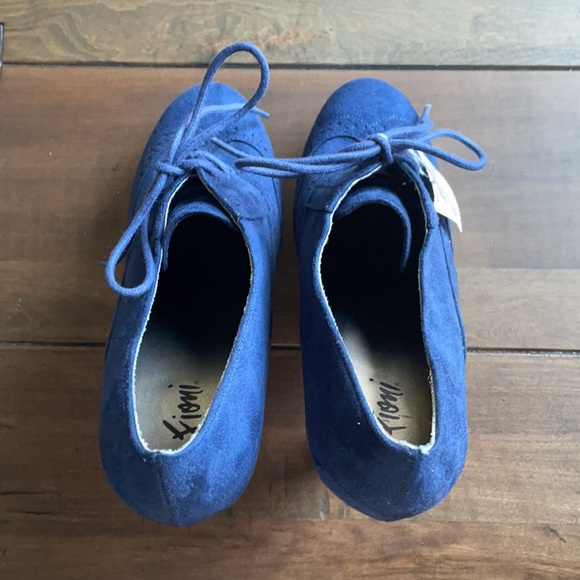 Fioni Navy Suede Oxford Booties - Picture 3 of 8